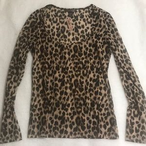 Victoria's Secret Tops - 🆕 Victoria’s Secret Leopard Mesh Tee Victoria's Secret Tops - 🆕 Victoria’s Secret Leopard Mesh Tee